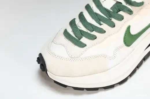 sacai Nike Green Vaporwaffle DD1875-102 White 0622